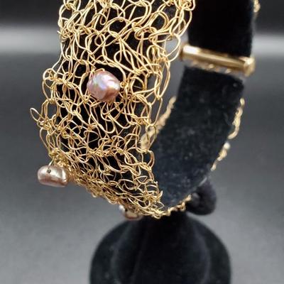 10K Gold Wire and Freshwater Pearl Bracelet