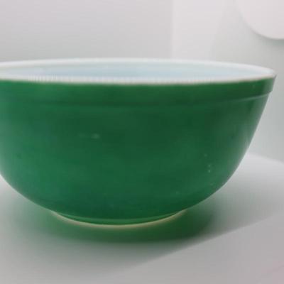 PYREX Set of Six Mixing Bowls (6)