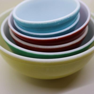 PYREX Set of Six Mixing Bowls (6)