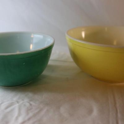 PYREX Set of Six Mixing Bowls (6)