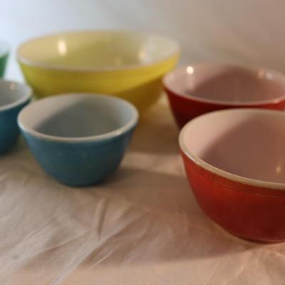 PYREX Set of Six Mixing Bowls (6)