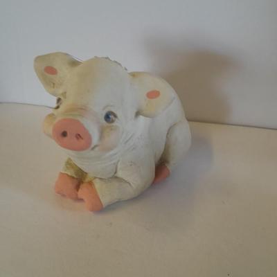 Hand painted " This little piggy went to market." Enterprise exclusive with other Pig friends