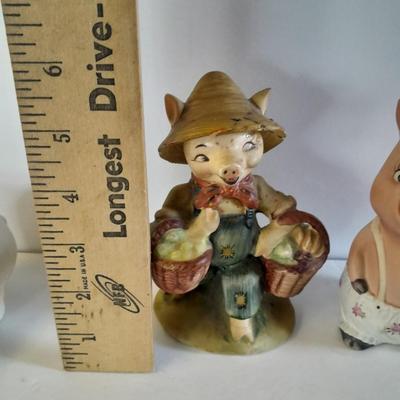 Hand painted " This little piggy went to market." Enterprise exclusive with other Pig friends