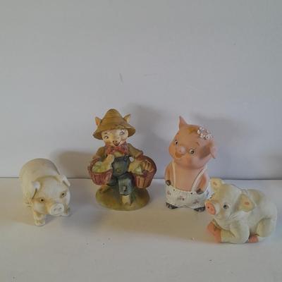 Hand painted " This little piggy went to market." Enterprise exclusive with other Pig friends