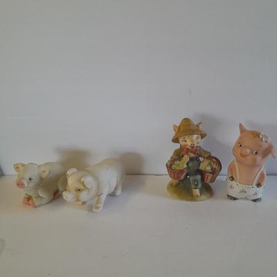 Hand painted " This little piggy went to market." Enterprise exclusive with other Pig friends