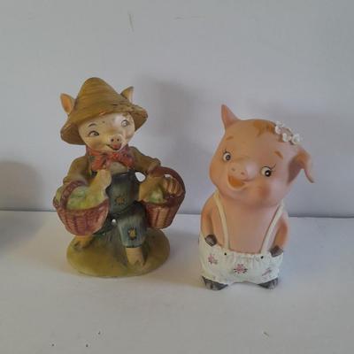 Hand painted " This little piggy went to market." Enterprise exclusive with other Pig friends