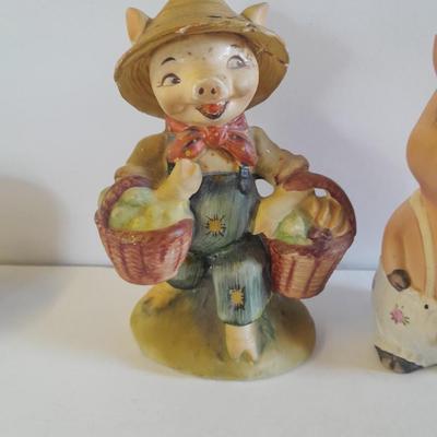 Hand painted " This little piggy went to market." Enterprise exclusive with other Pig friends