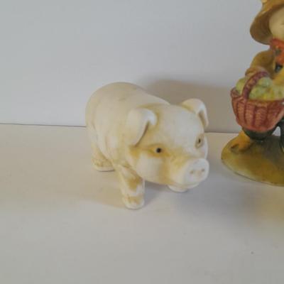 Hand painted " This little piggy went to market." Enterprise exclusive with other Pig friends