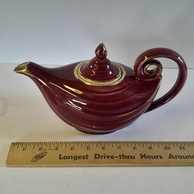 Beautiful 6 cup HALL tea pot with lid