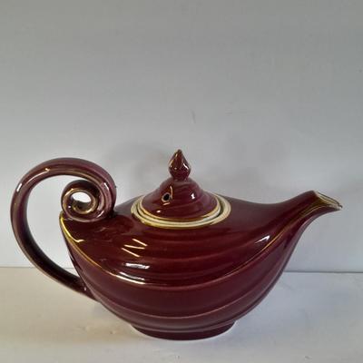 Beautiful 6 cup HALL tea pot with lid
