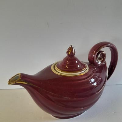 Beautiful 6 cup HALL tea pot with lid
