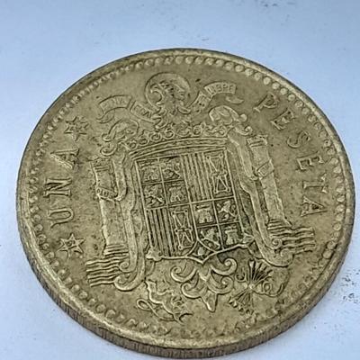 Two Spanish 1966 Una Peseta Coins