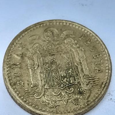 Two Spanish 1966 Una Peseta Coins