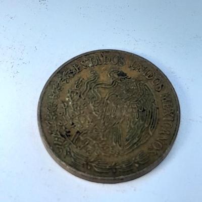 Two Peru 20 Centavos coins
