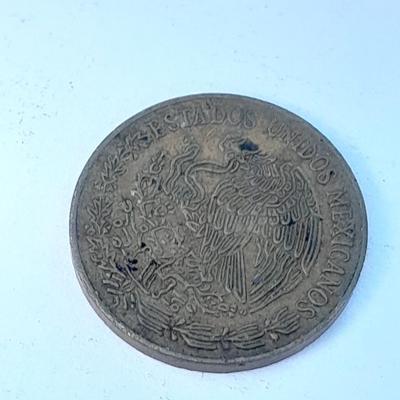 Two Peru 20 Centavos coins