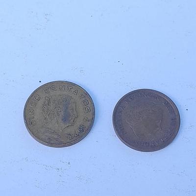 Two Peru 20 Centavos coins