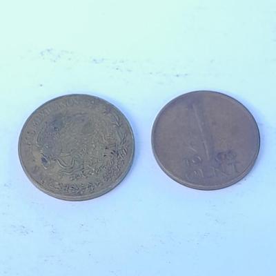Two Peru 20 Centavos coins