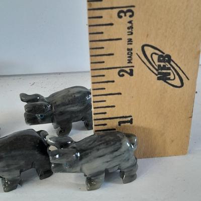 Small rock pigs, marble, onyx collectible pigs