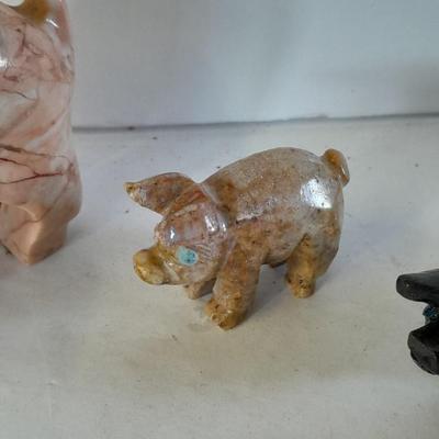 Small rock pigs, marble, onyx collectible pigs