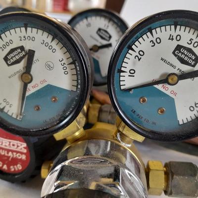Acetylene and Oxygen hoses with gauges, torch tips and new replacement hoses