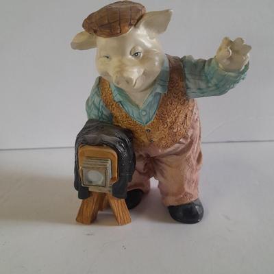 Photographer pig figure, Photo frame country pigs, and other pig figures