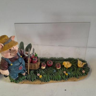 Photographer pig figure, Photo frame country pigs, and other pig figures