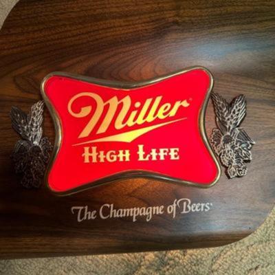 LIGHTED MILLER BEER SIGN AND SERVING TRAY