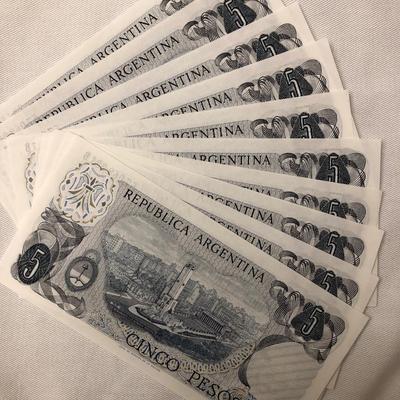 Argentina 1 & 5 peso currency