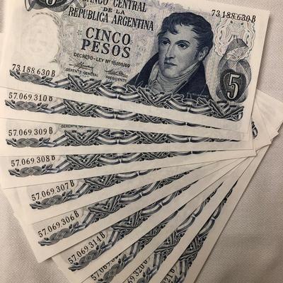 Argentina 1 & 5 peso currency