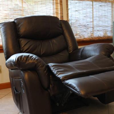Recliner Chair With Remote Control Massage & Heat - Like New
