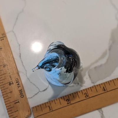 Hokitika Glass Studio New Zealand Art Glass Penguin medium 2 1/4"