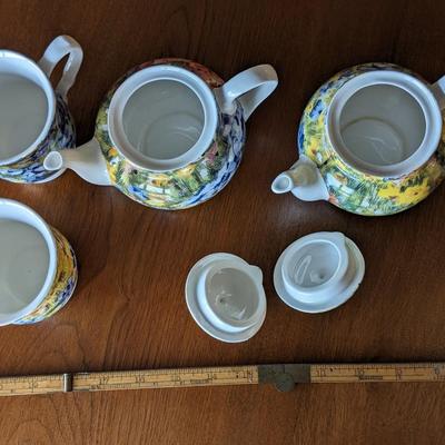 2 Tea Cups and 2 Tea Pots Royal Patrician