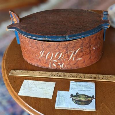 Antique Rosemaling Oval Sandwich Box