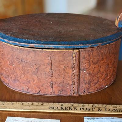 Antique Rosemaling Oval Sandwich Box