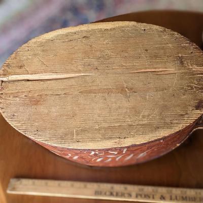 Antique Rosemaling Oval Sandwich Box