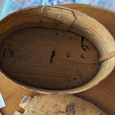Antique Rosemaling Oval Sandwich Box