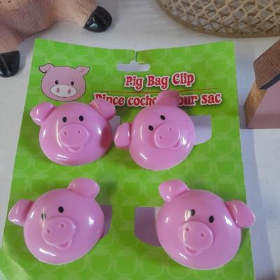 Kitchen pigs, salt & pepper shakers, hot pads, chip clips and more
