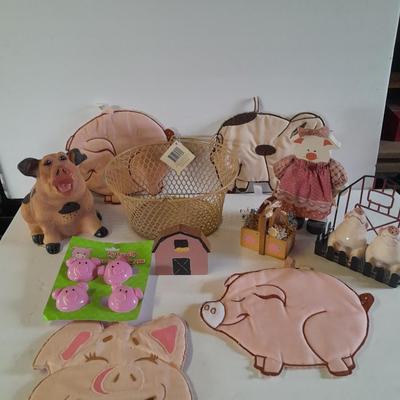 Kitchen pigs, salt & pepper shakers, hot pads, chip clips and more