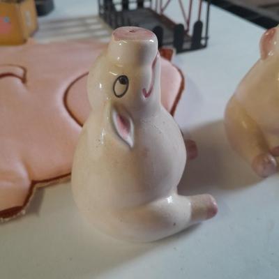 Kitchen pigs, salt & pepper shakers, hot pads, chip clips and more