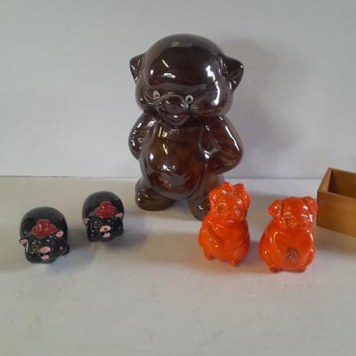 Vintage ceramic pigs salt & pepper shaker