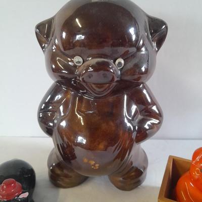 Vintage ceramic pigs salt & pepper shaker
