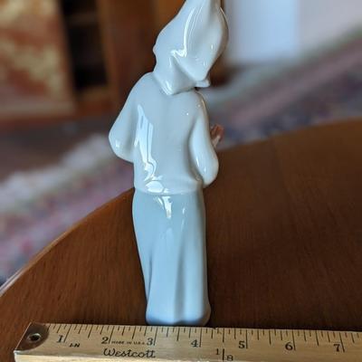 Lladro Figurine #4677 Girl with Rooster