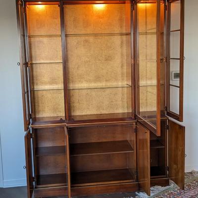 Stunning Drexel Heritage Lit Asian Chinoiserie Breakfront