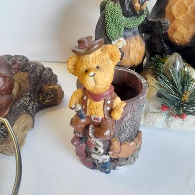 Bathroom bear towel holder, Christmas bears and a small bear figure