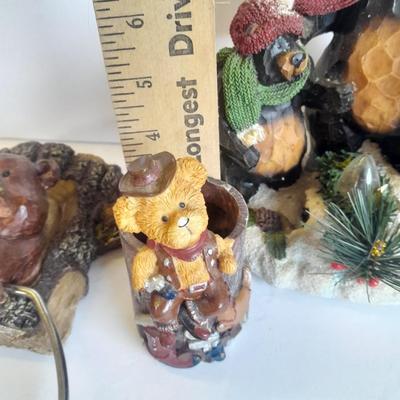 Bathroom bear towel holder, Christmas bears and a small bear figure