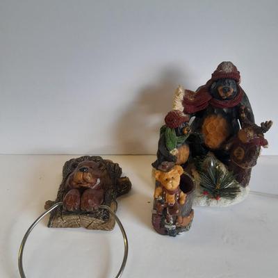Bathroom bear towel holder, Christmas bears and a small bear figure