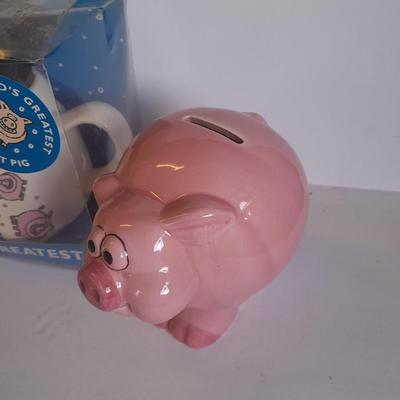 Pig lamp, piggy bank, and more pigs