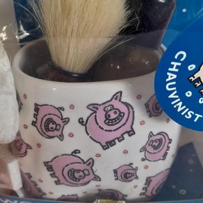 Pig lamp, piggy bank, and more pigs