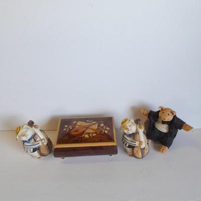 Music box Jewlery box with instrument on top, Pigs playing instruments, and conductor pig