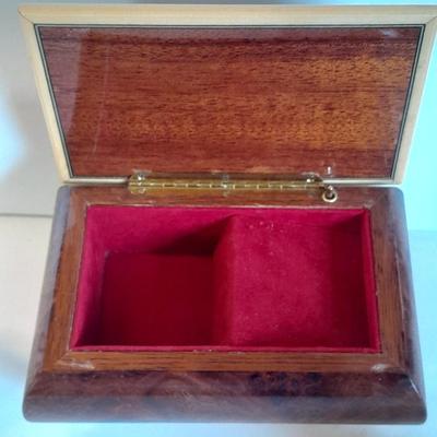 Music box Jewlery box with instrument on top, Pigs playing instruments, and conductor pig